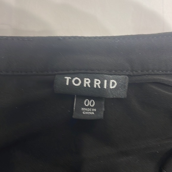 Torrid Long Sleeve Belted Romper, Size 00 - Picture 6 of 14